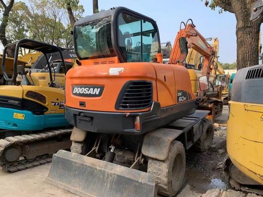 Excavadora de ruedas usada Doosan DX60W En excelente estado/Excavadora mini de ruedas usada Doosan para la venta