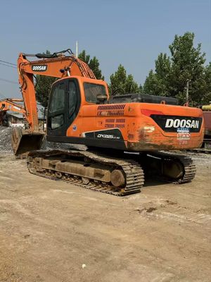 Color original Usado Excavadora Doosan DX225LC-9C en excelente estado