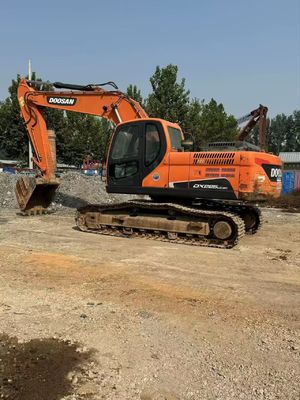 Color original Usado Excavadora Doosan DX225LC-9C en excelente estado