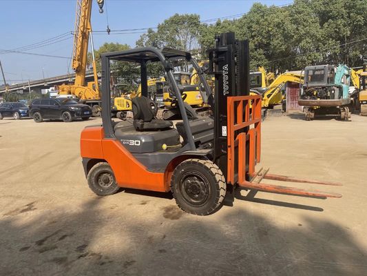 5 toneladas Toyota 7FD50 Camión elevador de horquilla usado Fácil operación Camiones elevadores de horquilla usados