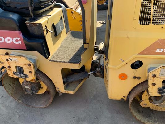 CC300G Dynapac doble tambor de rodillo usado en buen estado de funcionamiento estable