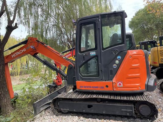 Excavadora japonesa de segunda mano Hitachi ZX68USR-5A en excelente estado.