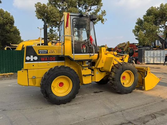 Original Japón Usado Komatsu WA100-1 Cargadores de ruedas trabajando en el jardín