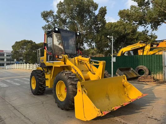 Original Japón Usado Komatsu WA100-1 Cargadores de ruedas trabajando en el jardín