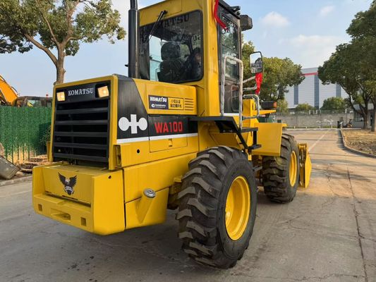 Original Japón Usado Komatsu WA100-1 Cargadores de ruedas trabajando en el jardín