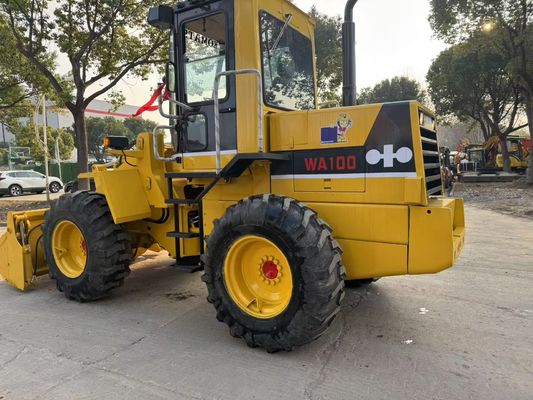 Original Japón Usado Komatsu WA100-1 Cargadores de ruedas trabajando en el jardín