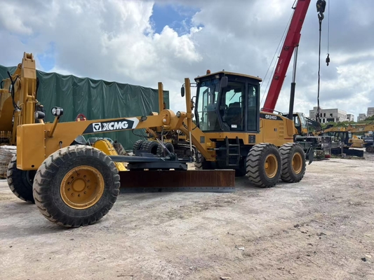 Motoniveladora XCMG GR2403 usada en excelente estado con desgarrador hidráulico en venta