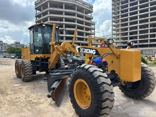 Motoniveladora XCMG GR2403 usada en excelente estado con desgarrador hidráulico en venta