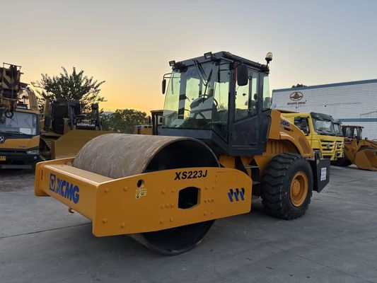Compactador de rodillo vibratorio simple XCMG XS223J, fácil de operar y en buenas condiciones