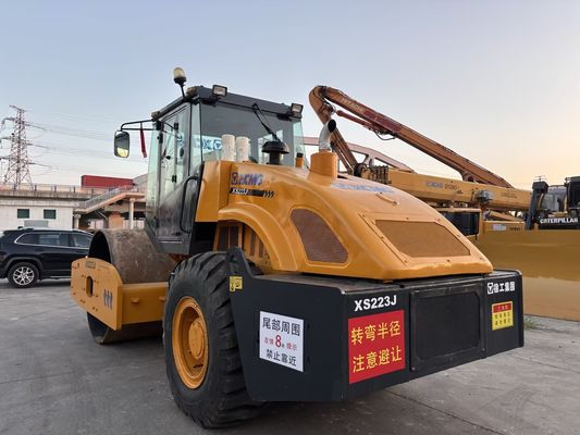 Compactador de rodillo vibratorio simple XCMG XS223J, fácil de operar y en buenas condiciones